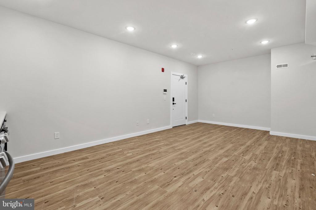 871 N PRESTON STREET Unit: 2