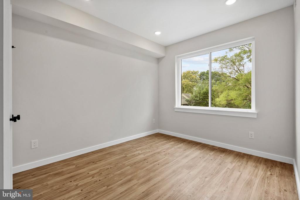 871 N PRESTON STREET Unit: 5