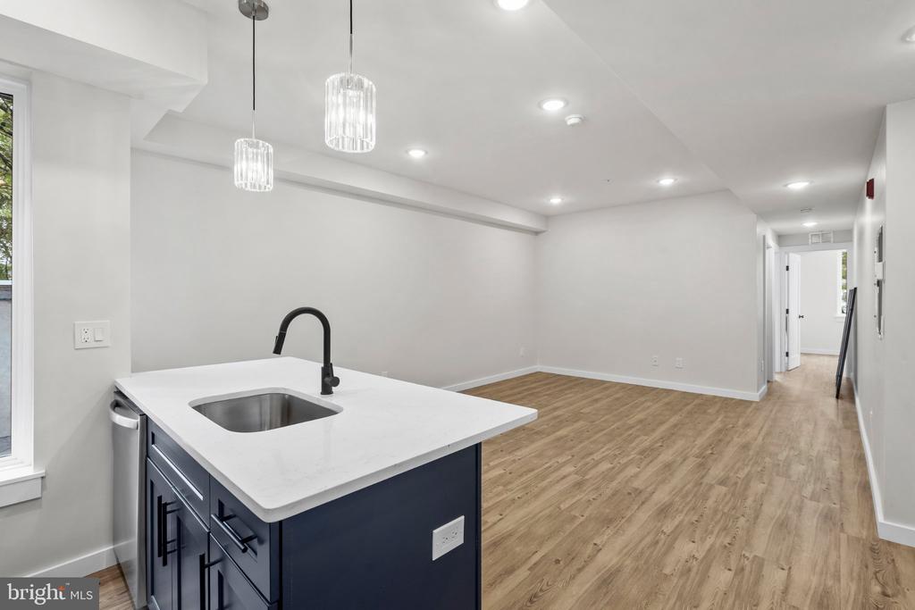 871 N PRESTON STREET Unit: 5