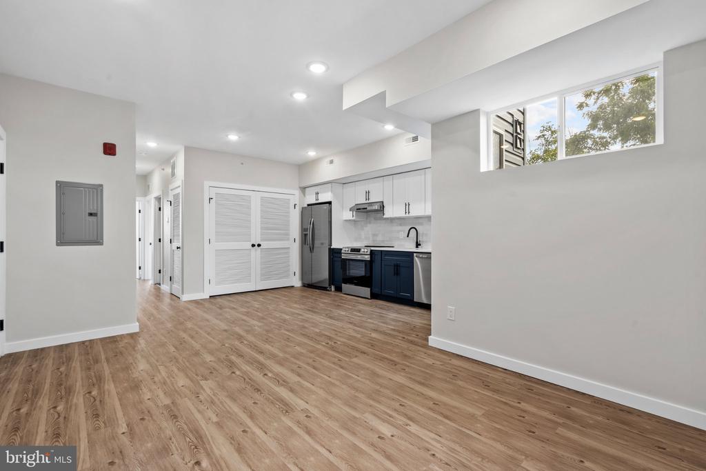 871 N PRESTON STREET Unit: 5