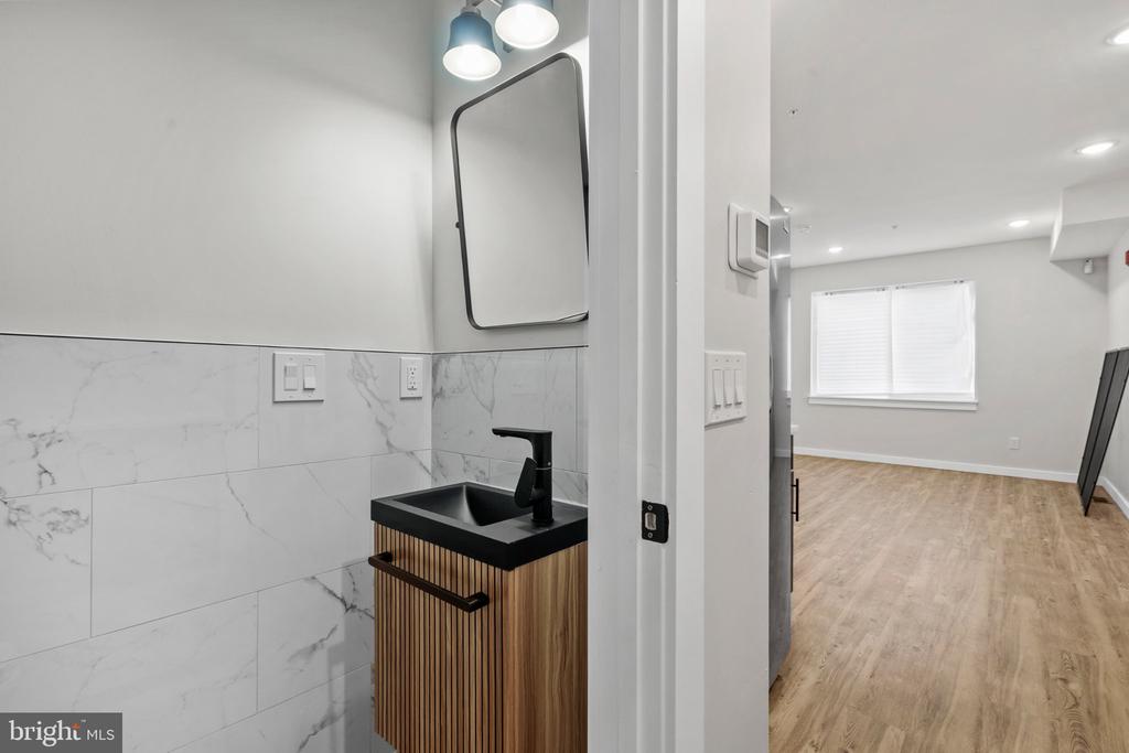 871 N PRESTON STREET Unit: 5