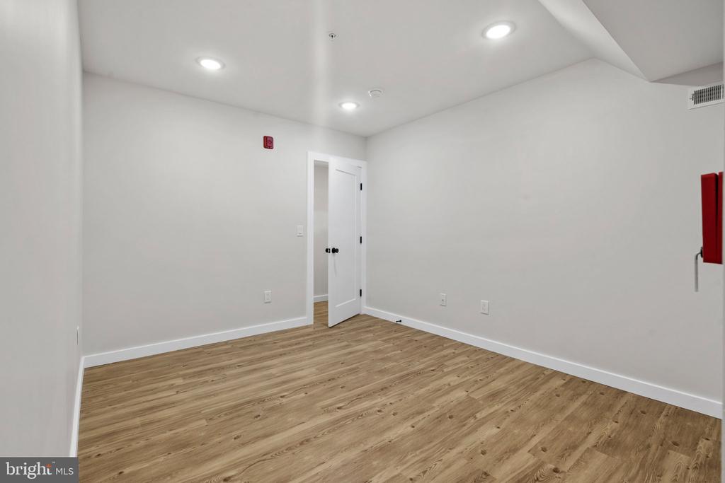 871 N PRESTON STREET Unit: 5