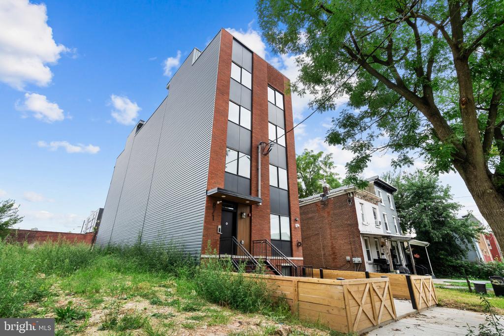 871 N PRESTON STREET Unit: 7