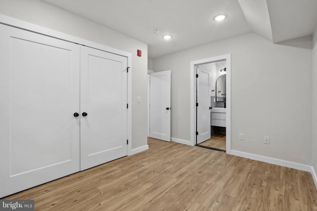 871 N PRESTON STREET Unit: 7
