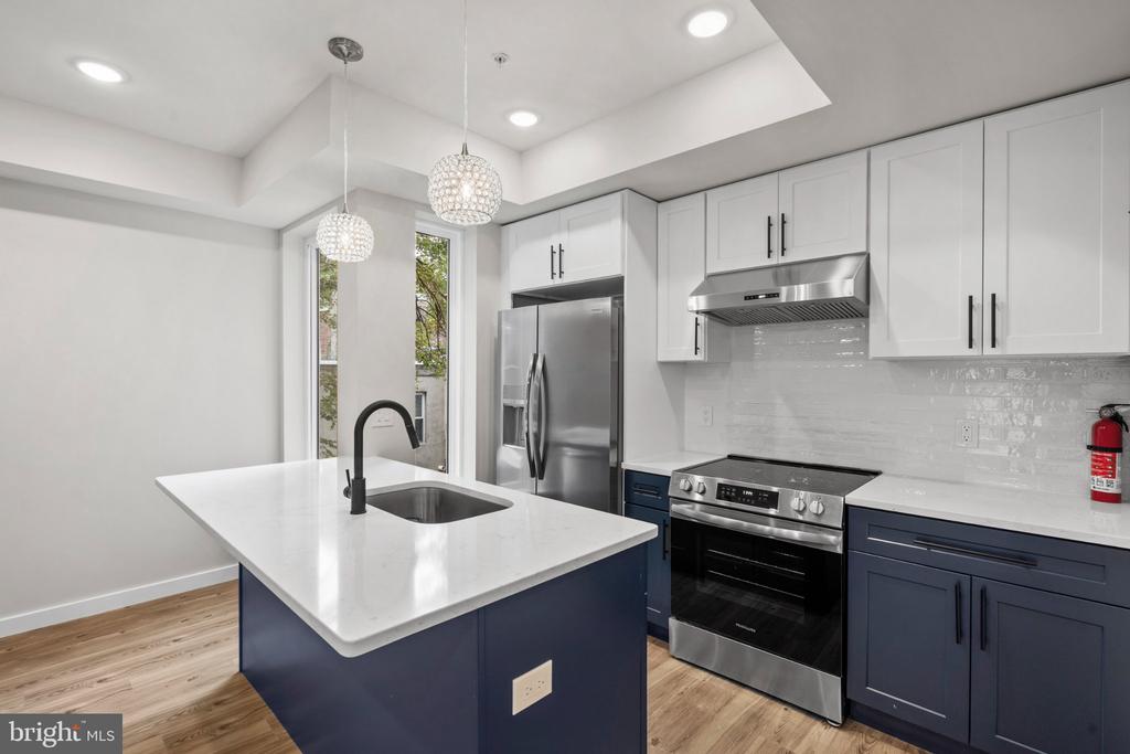 871 N PRESTON STREET Unit: 7
