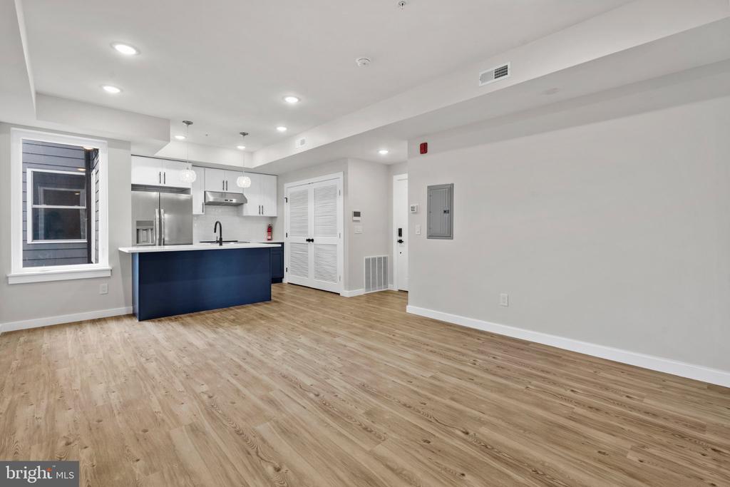 871 N PRESTON STREET Unit: 7