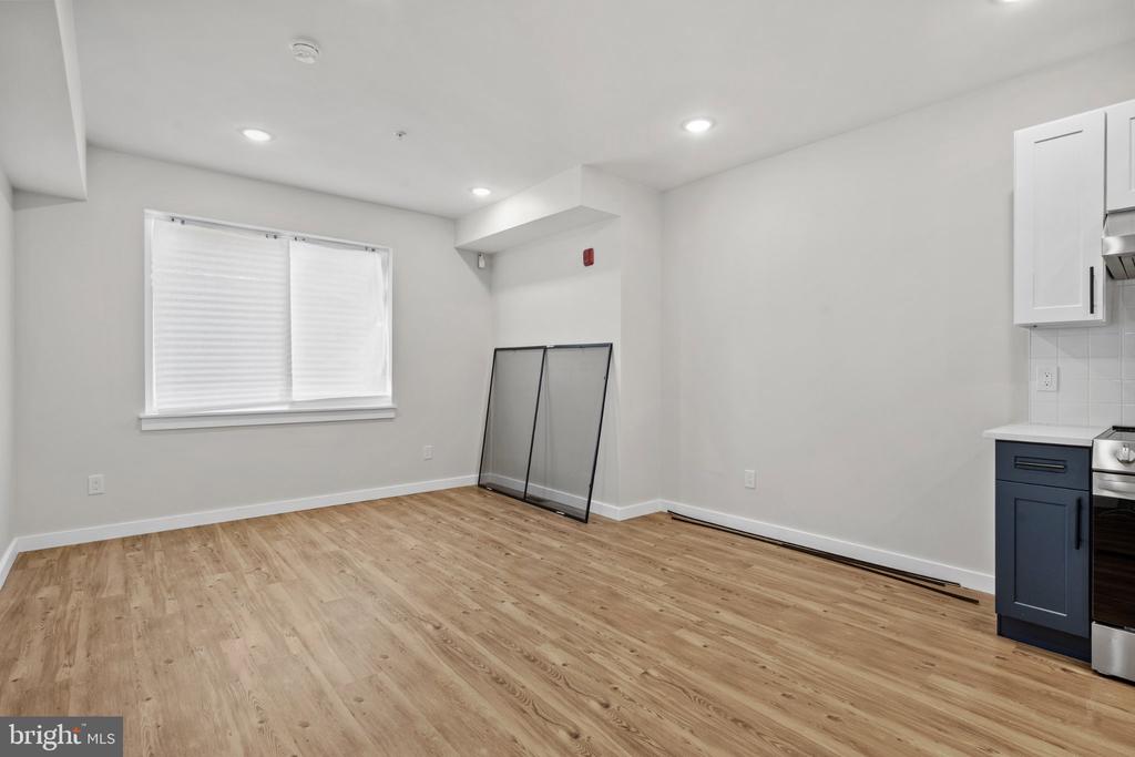 871 N PRESTON STREET Unit: 7