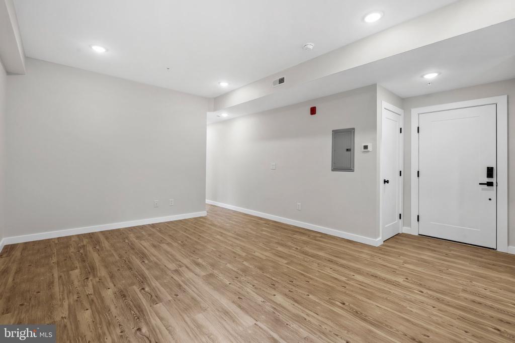 871 N PRESTON STREET Unit: 7