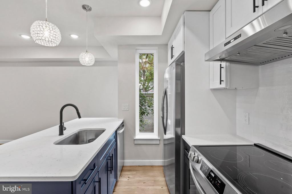871 N PRESTON STREET Unit: 7