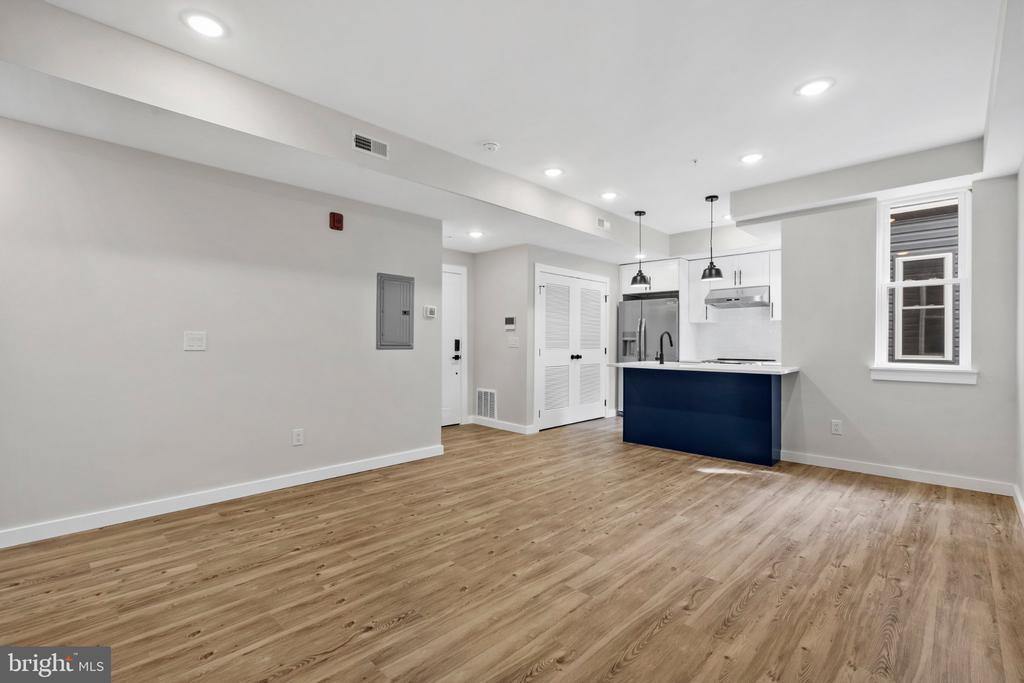 871 N PRESTON STREET Unit: 7