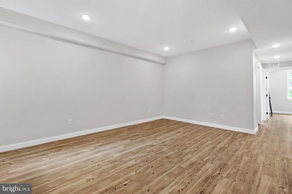 871 N PRESTON STREET Unit: 7