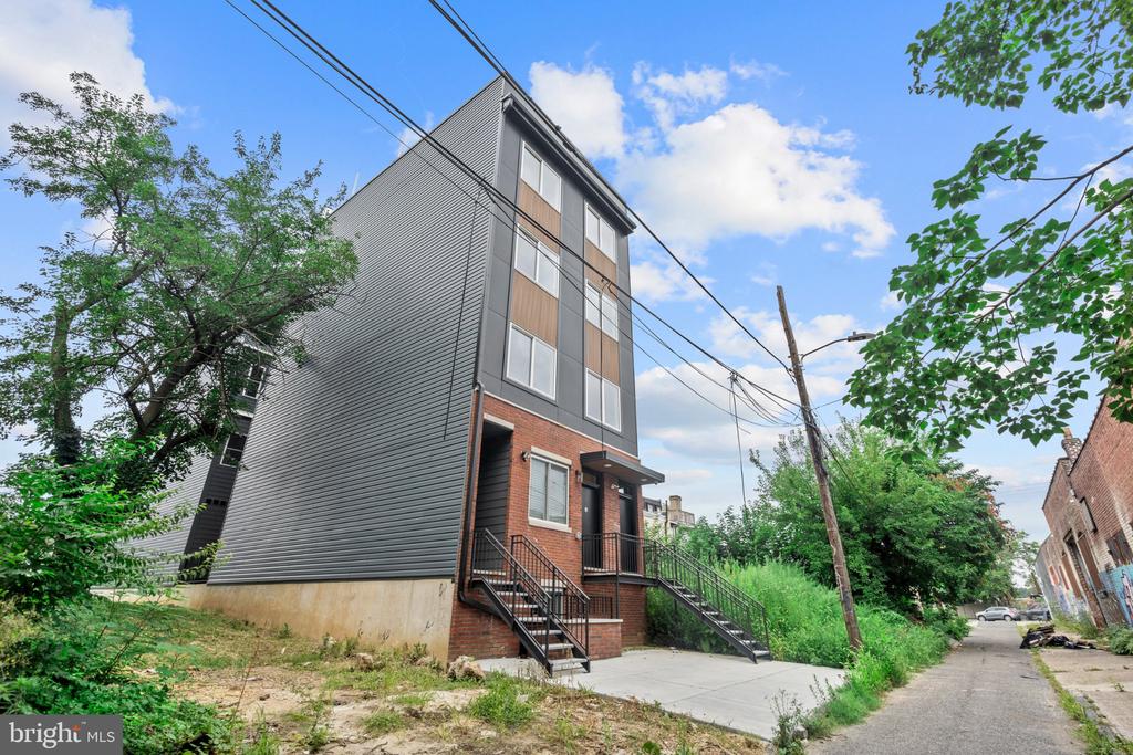 871 N PRESTON STREET Unit: 7