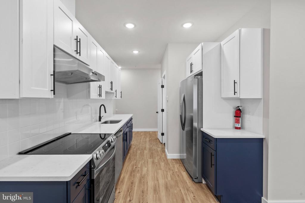 871 N PRESTON STREET Unit: 8