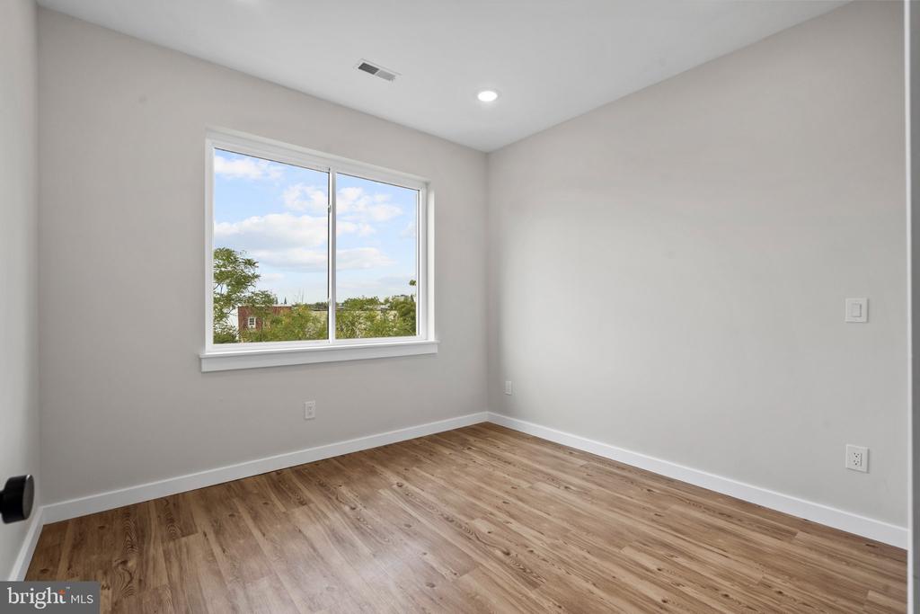 871 N PRESTON STREET Unit: 8
