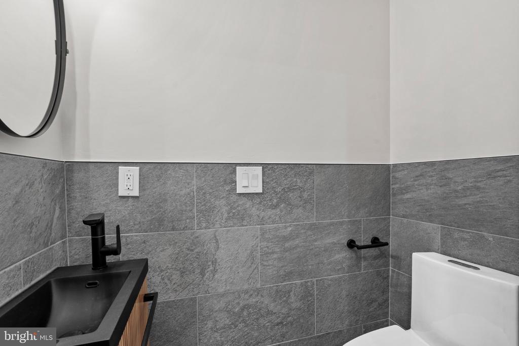 871 N PRESTON STREET Unit: 8