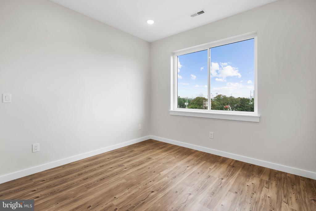 871 N PRESTON STREET Unit: 8