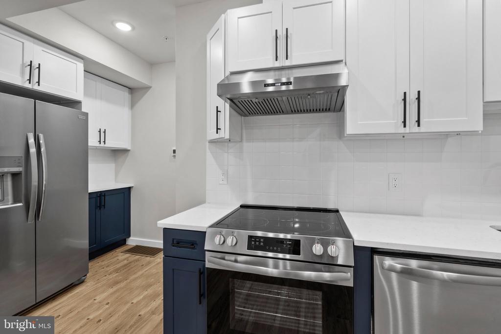 871 N PRESTON STREET Unit: 8
