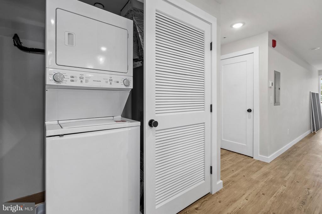 871 N PRESTON STREET Unit: 8