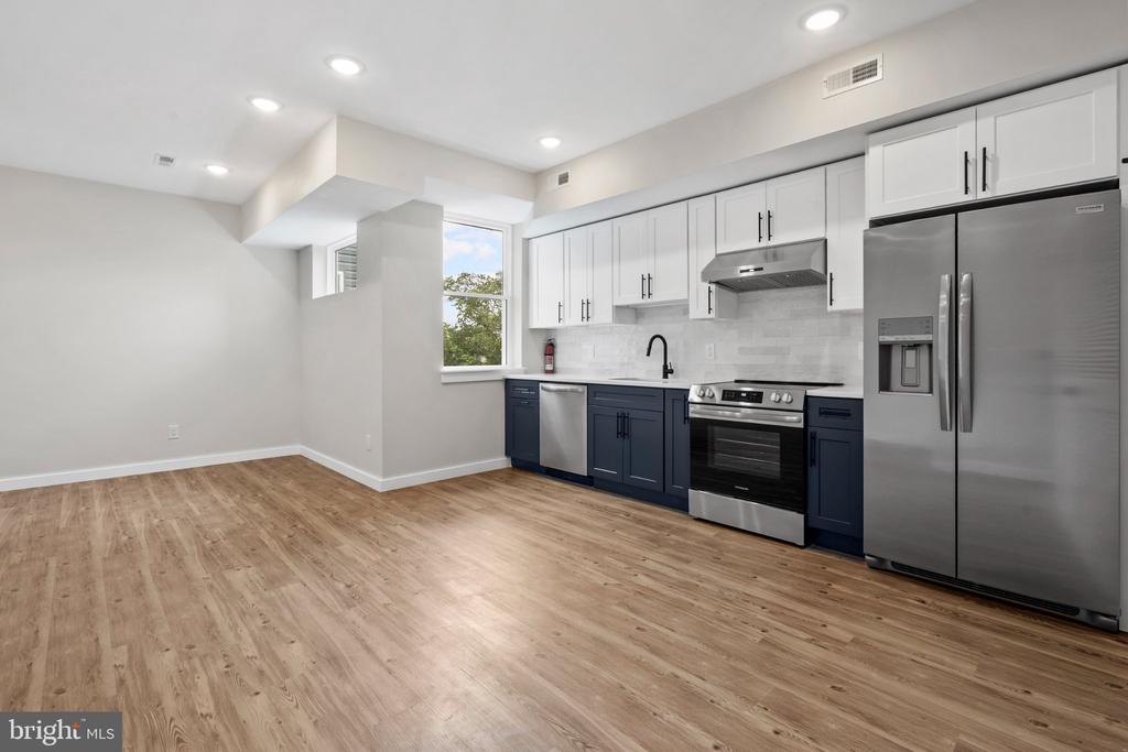 871 N PRESTON STREET Unit: 8