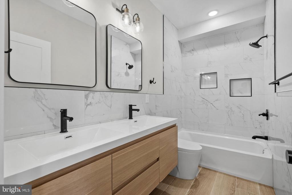 871 N PRESTON STREET Unit: 8