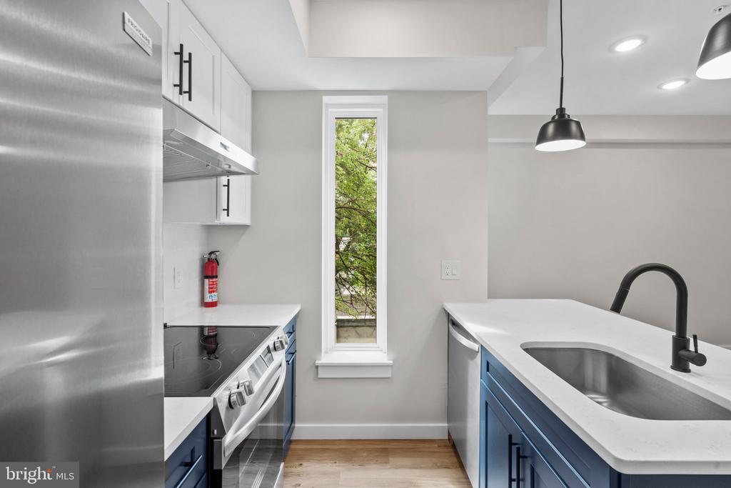 871 N PRESTON STREET Unit: 8