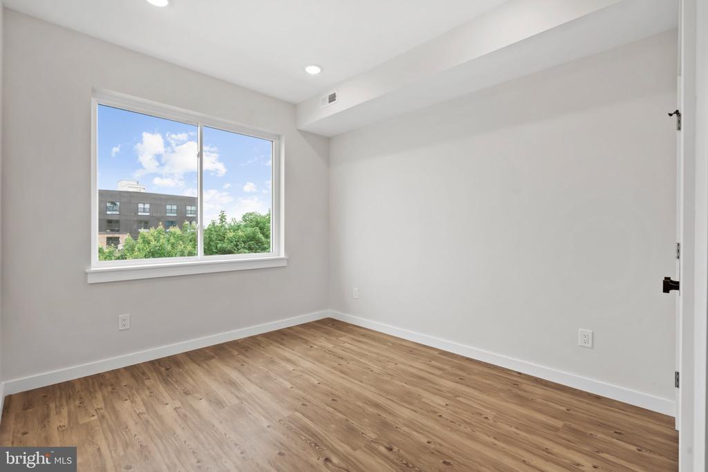 871 N PRESTON STREET Unit: 8