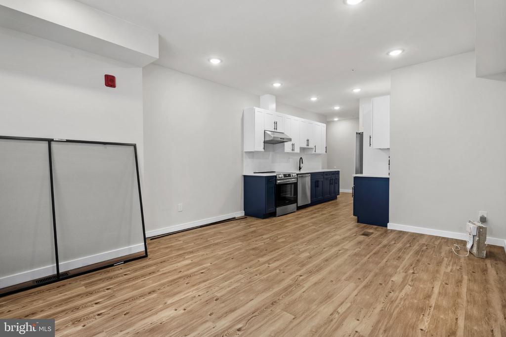 871 N PRESTON STREET Unit: 8