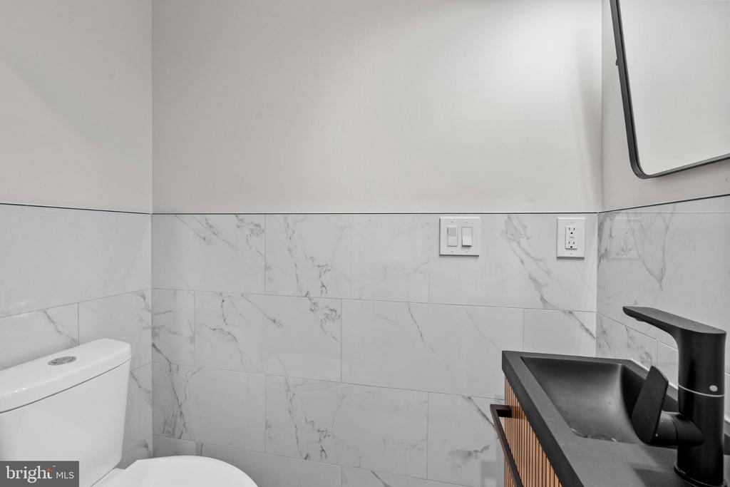 871 N PRESTON STREET Unit: 8