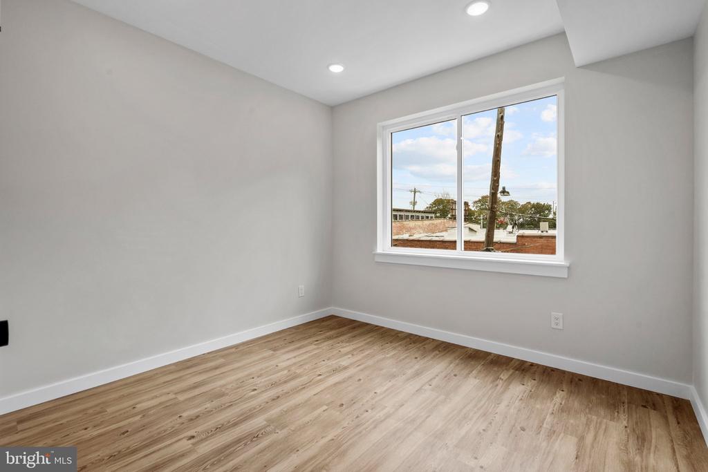 871 N PRESTON STREET Unit: 8