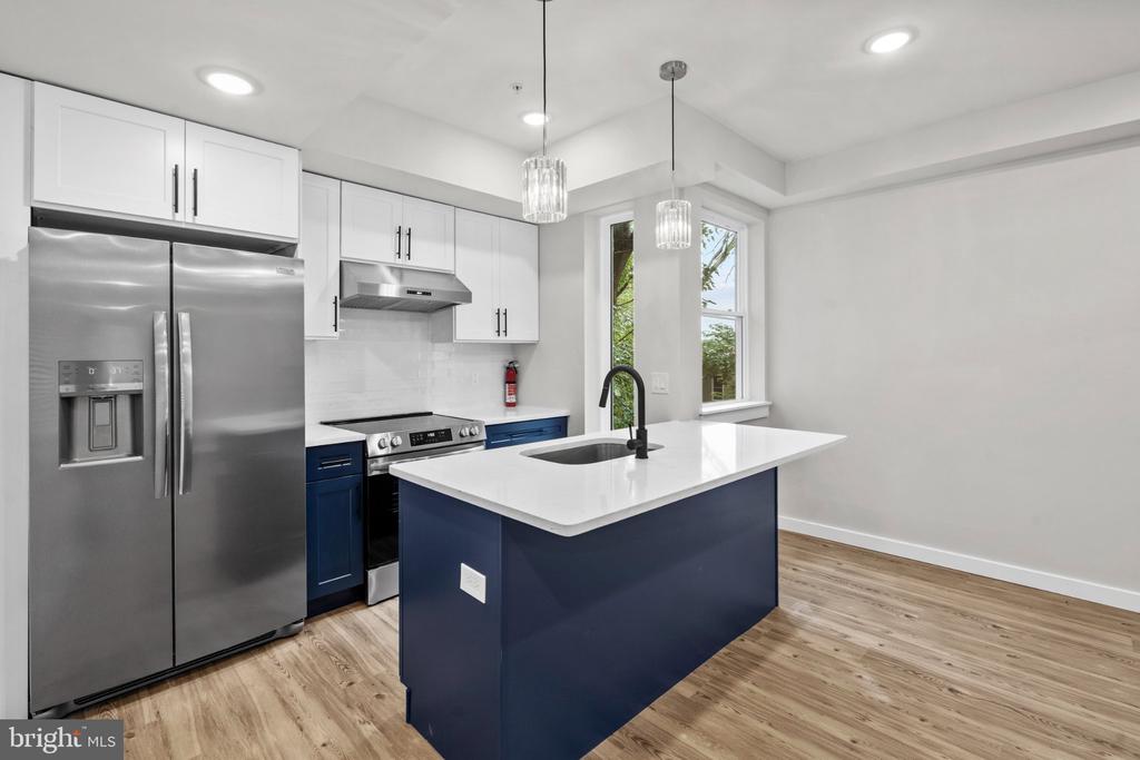 871 N PRESTON STREET Unit: 9