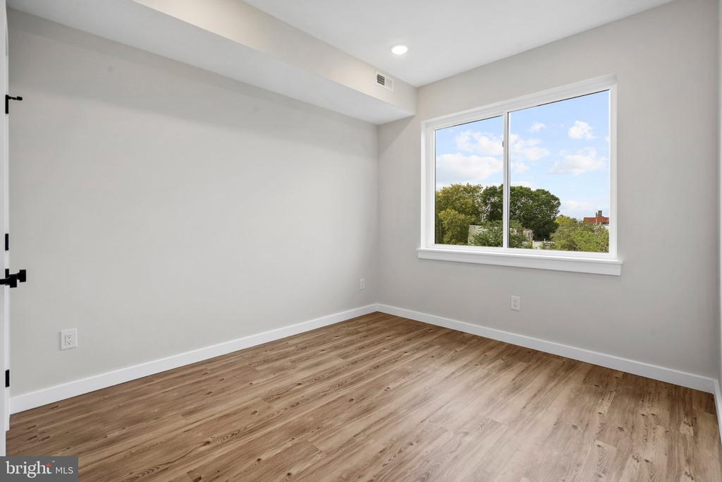 871 N PRESTON STREET Unit: 9