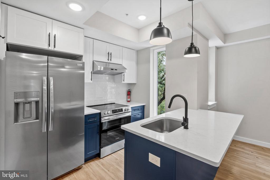 871 N PRESTON STREET Unit: 9