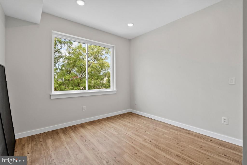 871 N PRESTON STREET Unit: 9