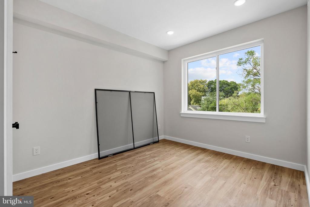 871 N PRESTON STREET Unit: 9