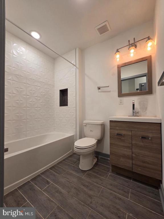 415 W BERKS STREET Unit: 1