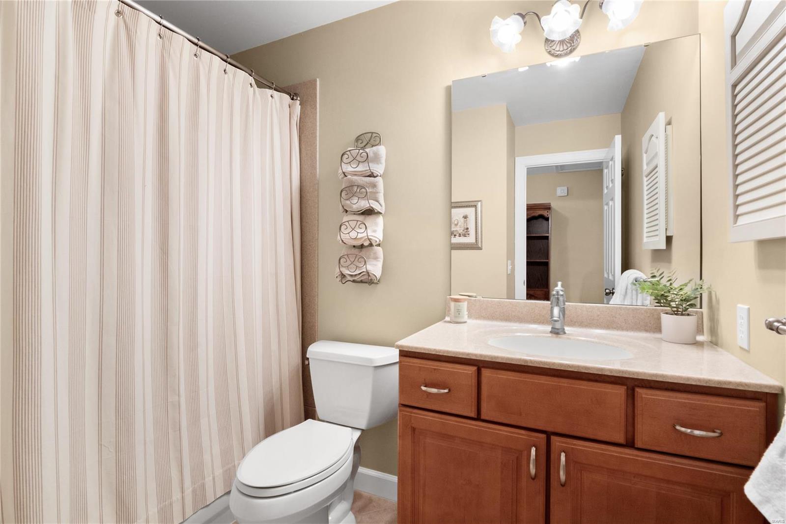 7803 Tanager Court