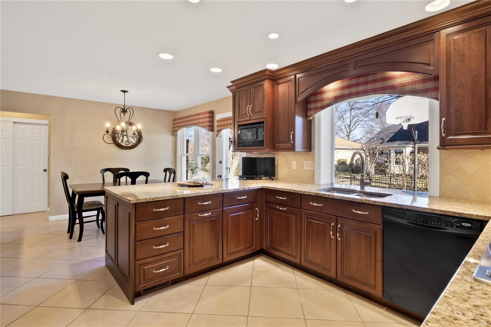 7803 Tanager Court
