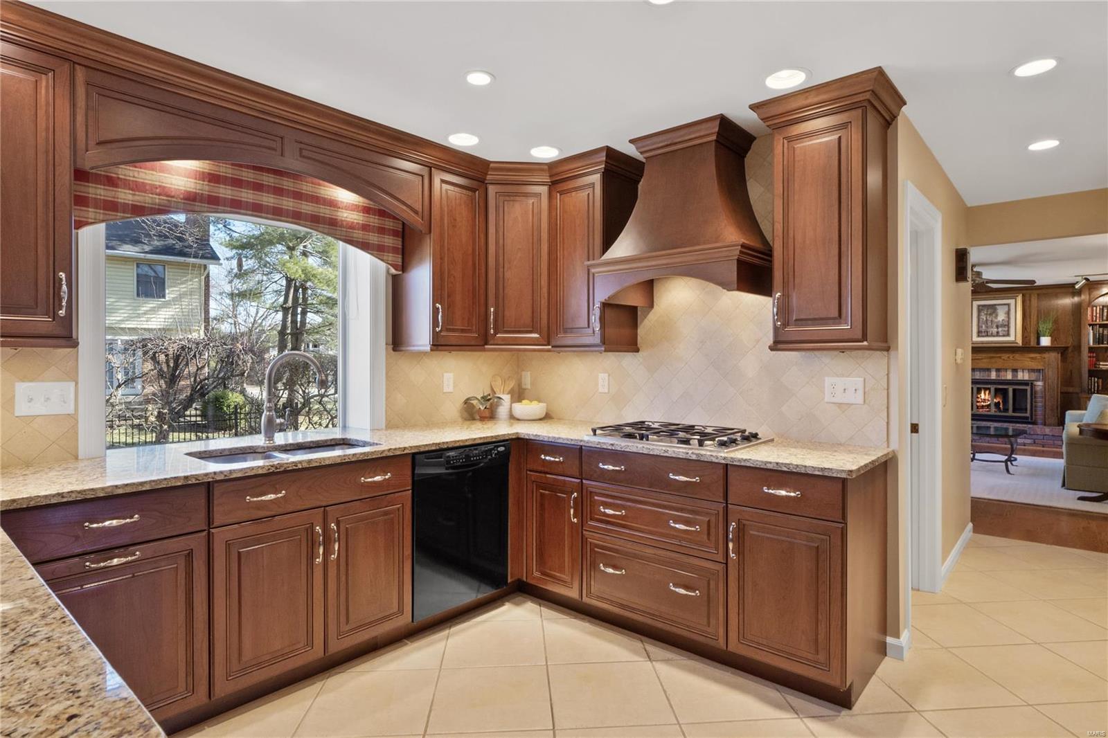7803 Tanager Court