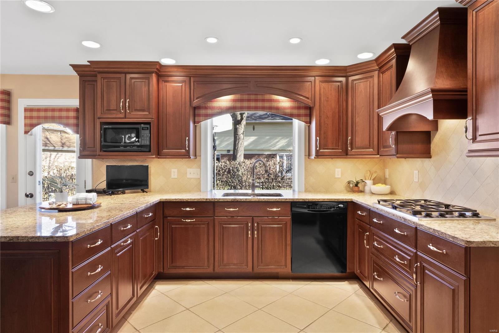 7803 Tanager Court