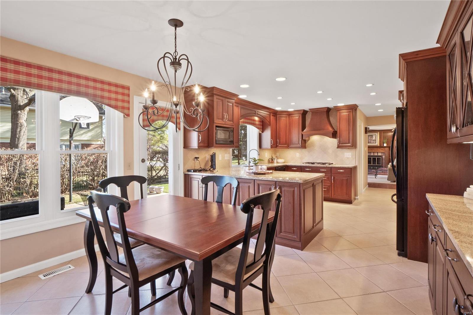 7803 Tanager Court