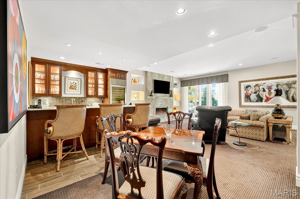 295 Meadowbrook Country Club Est