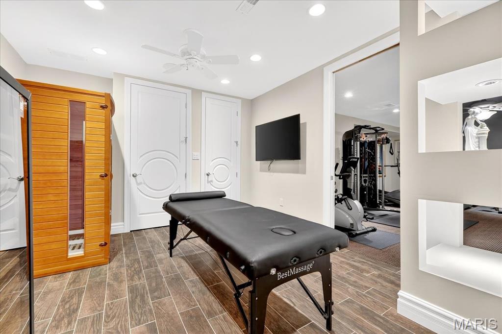 295 Meadowbrook Country Club Est