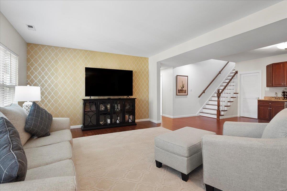 675 Stonebrook