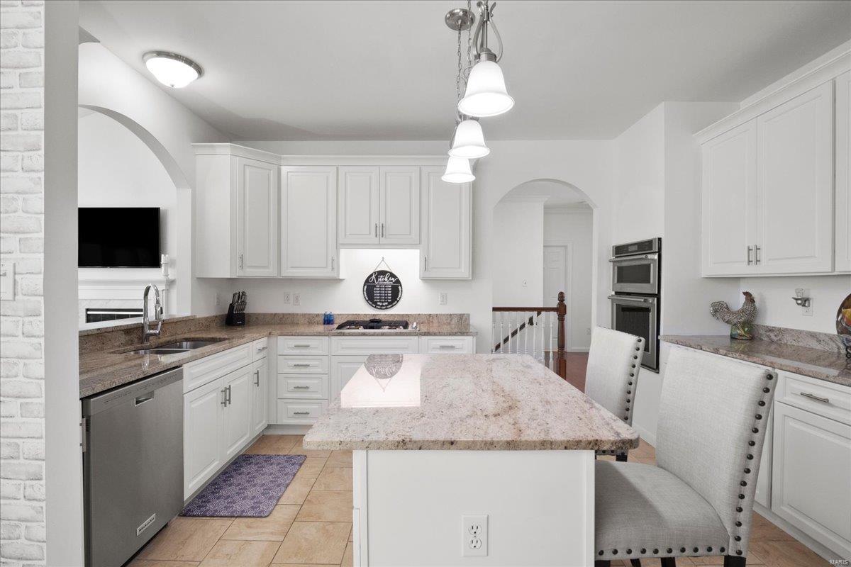 675 Stonebrook