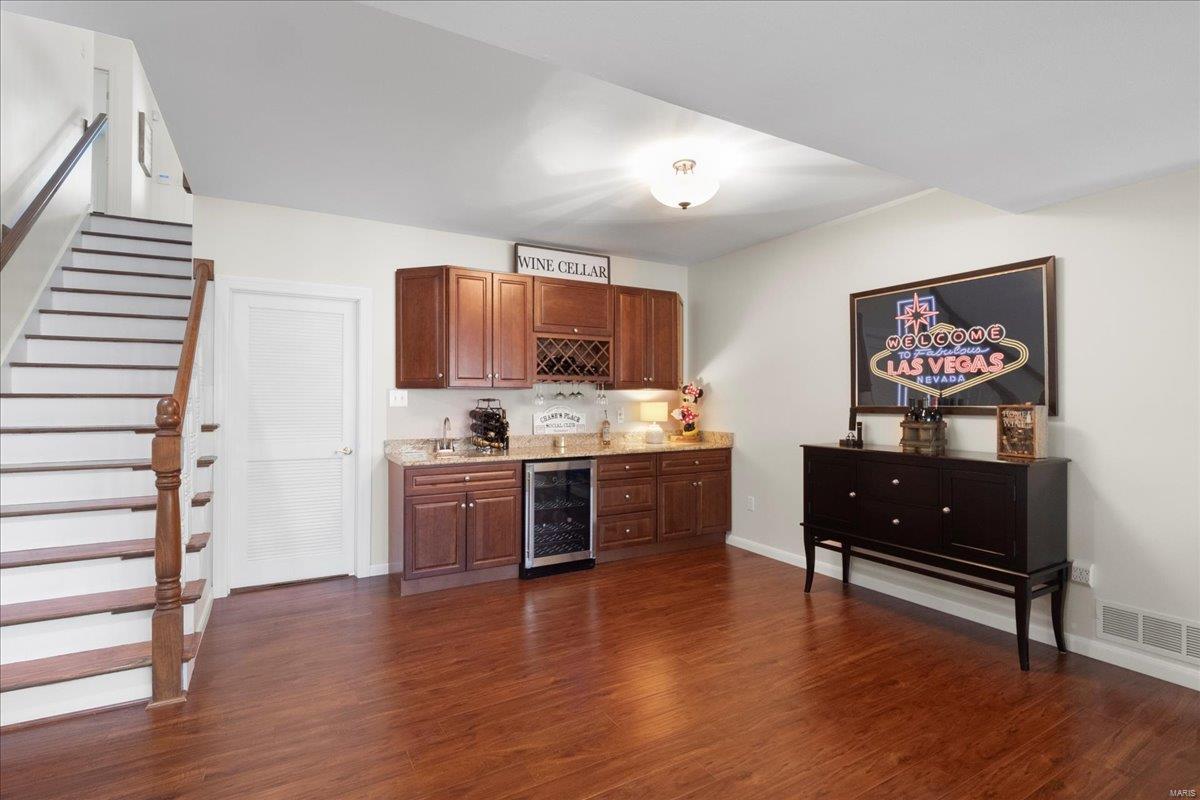 675 Stonebrook