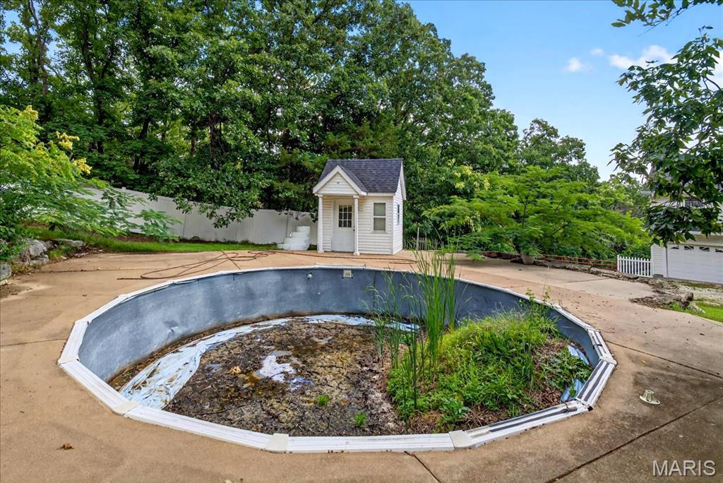 6521 Woodland Drive