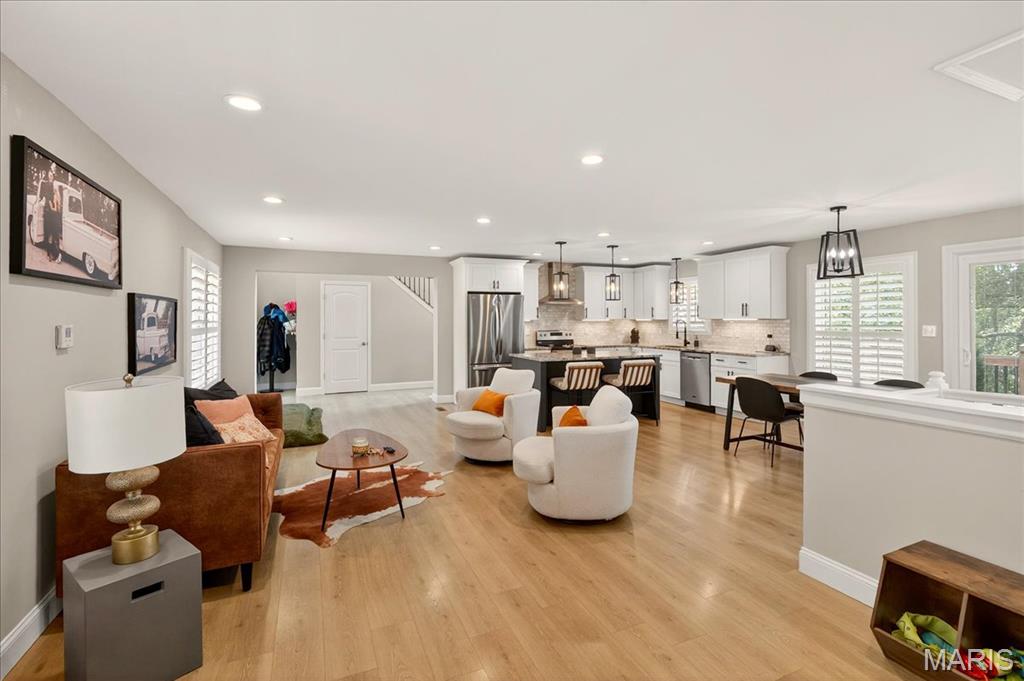6521 Woodland Drive