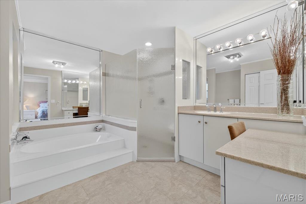 12511 Royal Manor Drive