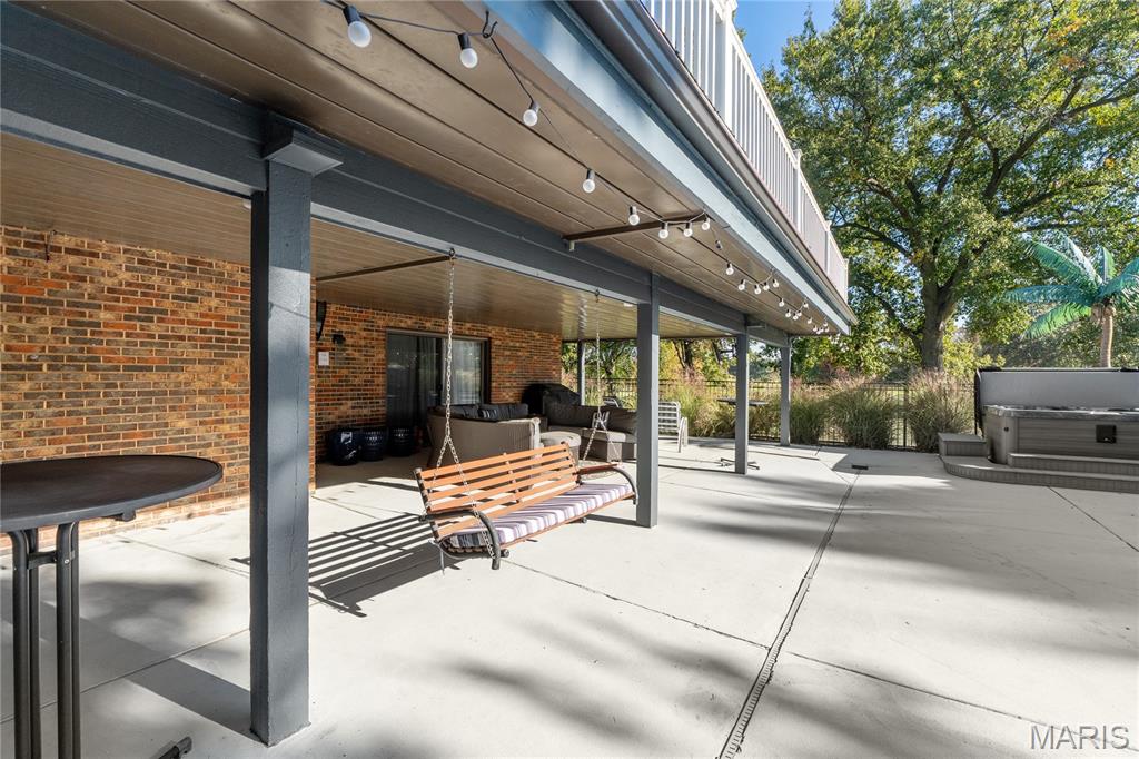 8 Number Two Green Drive
