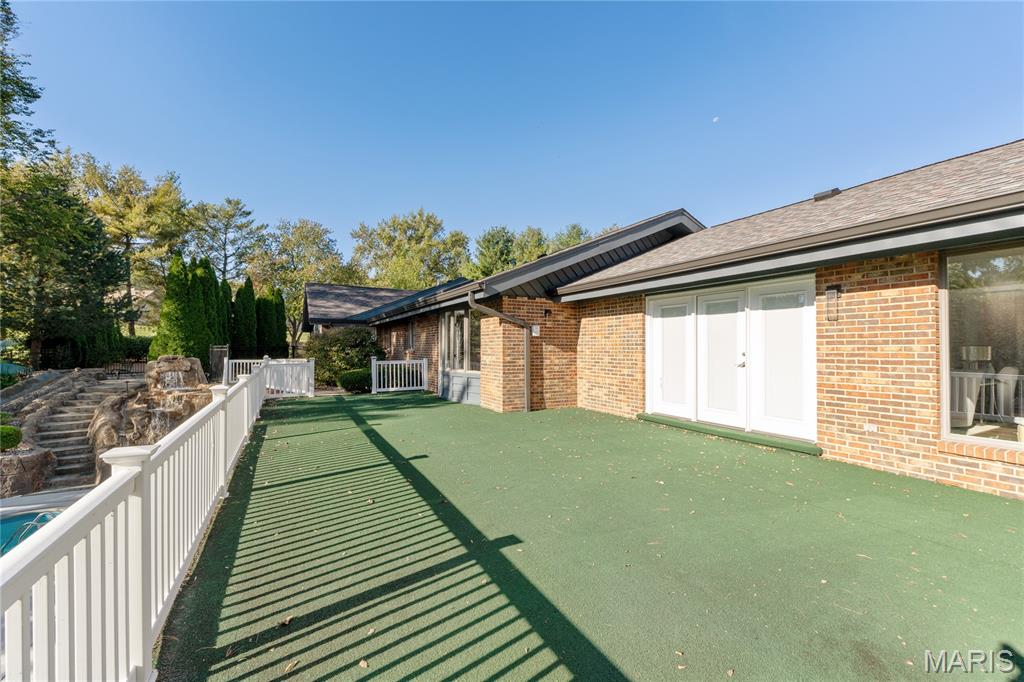 8 Number Two Green Drive